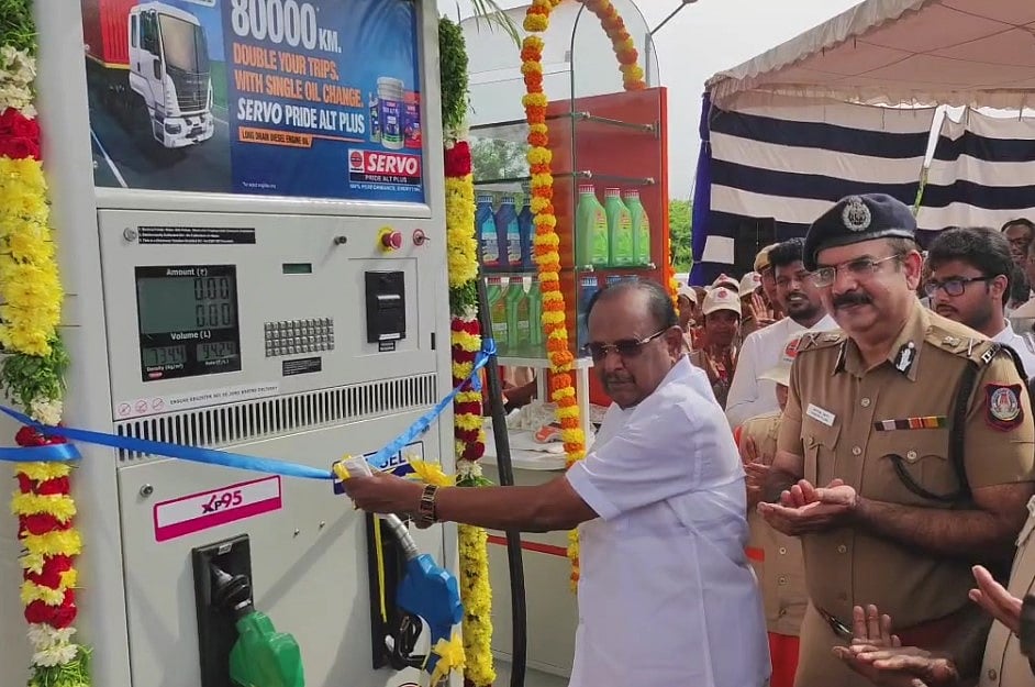 இந்தியாவிலேயே முதல்முறை..  பெண் கைதிகளால் இயக்கப்படும் பெட்ரோல் பங்க்: அசத்தும் தமிழ்நாடு அரசு!