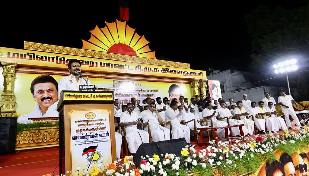 “பிரதமர் விமானம் இல்லாமல் கூட செல்வார்; அதானி இல்லாமல் செல்லமாட்டார்”: மோடியை  கலாய்த்த அமைச்சர் உதயநிதி!