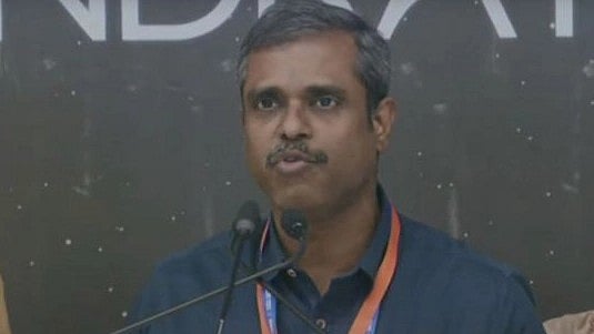”அரசு பள்ளியில் படித்தவன்.. Average Student”: வைரலாகும் Chandrayaan 3 சாதனை நாயகன் வீர முத்துவேல் வீடியோ!