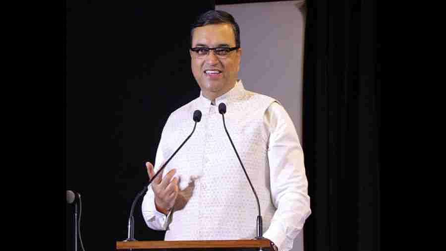 இந்தி தேசிய மொழி.. விபத்து வழக்கில் உச்சநீதிமன்ற நீதிபதியின் கருத்தால் அதிர்ச்சி.. வலுக்கும் கண்டனம் !