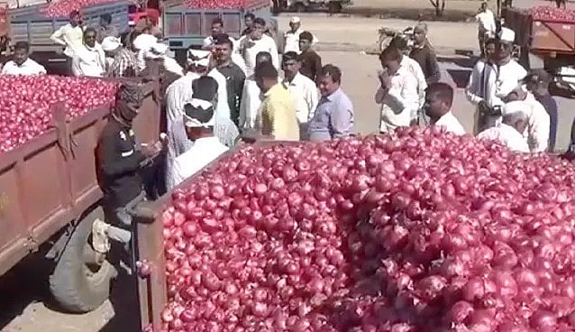 ”காசு கொடுத்து வாங்க முடியாதவர்கள் வெங்காயத்தை சாப்பிடாதீர்கள்”..  மகாராஷ்டிர அமைச்சர் சர்ச்சை கருத்து!