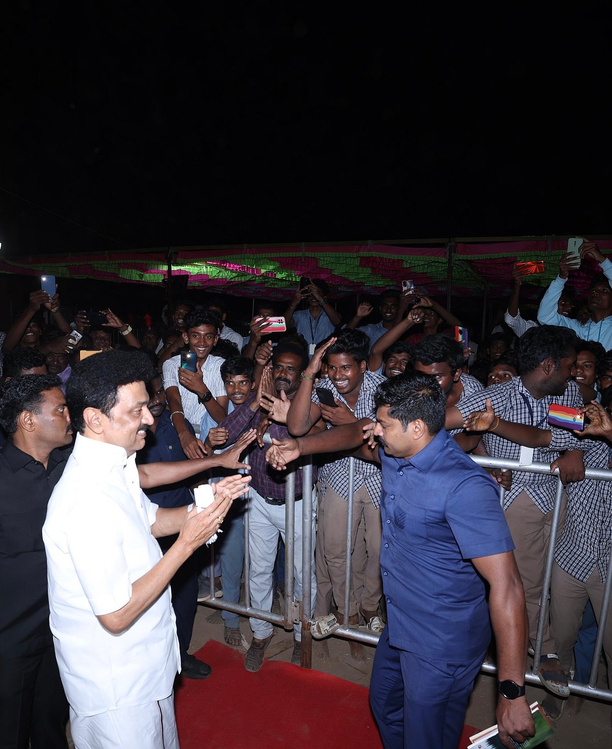 “நல்லிணக்கத்தையும் சகோதரத்துவத்தையும் விரும்பும் ஆன்மீகப் பெரியோர்கள் ஆதரிக்கிறார்கள்” : முதலமைச்சர் !