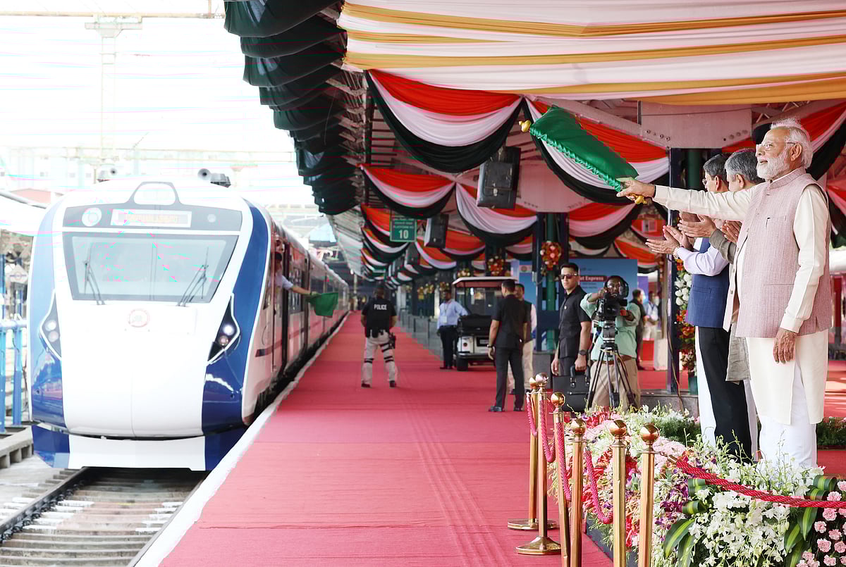 நெல்லை TO சென்னை.. ஒரே நாளில் 9 வந்தே பாரத் இரயில்கள் தொடக்கம்.. எந்தெந்த வழித்தடங்களில் இயக்கம் ? 