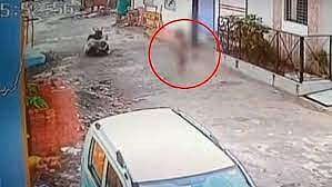 ரத்தக்கறை.. ஒவ்வொரு வீட்டு கதவையும் தட்டி உதவி கேட்ட12 வயது சிறுமி : பாஜக ஆளும் மாநிலத்தில் அதிர்ச்சி!