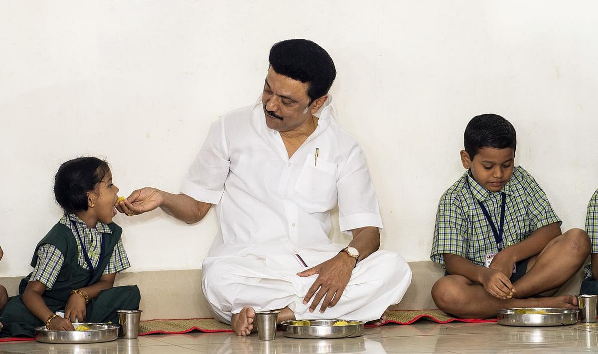 தினமலரின் தரம் கெட்ட செயலுக்கு மன்னிப்பு கேட்ட வேண்டும்.. வட அமெரிக்கத் தமிழ்ச் சங்கப் பேரவை கண்டனம் !