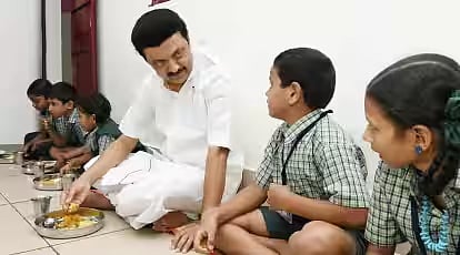 குழந்தைகளின் ஆரோக்கியம் மேம்பட்டு, வருகை பதிவு அதிகரித்துள்ளது.. காலை உணவு திட்டத்தை பாராட்டிய தி இந்து !