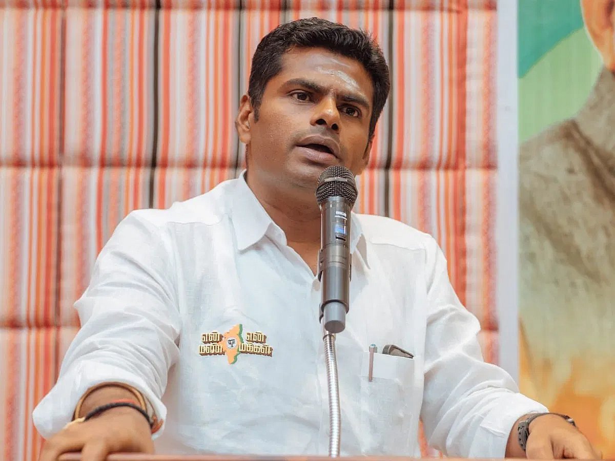 மீண்டும் மீண்டும் வரலாறு தெரியாமல் உளறிக்கொட்டும் அண்ணாமலை.. ஆதாரத்தோடு பதிலடி கொடுக்கும் நெட்டிசன்கள்!