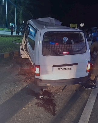 அதிகாலையில் நடந்த கோர விபத்து.. லாரி மீது மோதிய ஆம்னி வேன் : ஒரே குடும்பத்தை சேர்ந்த 6 பேர் பலி!