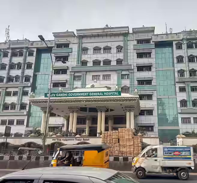 அயல்நாட்டவரையும் அரவணைக்கும் அரசு மருத்துவமனை.. மருத்துவ தலைநகராக மாறும் தமிழ்நாடு!