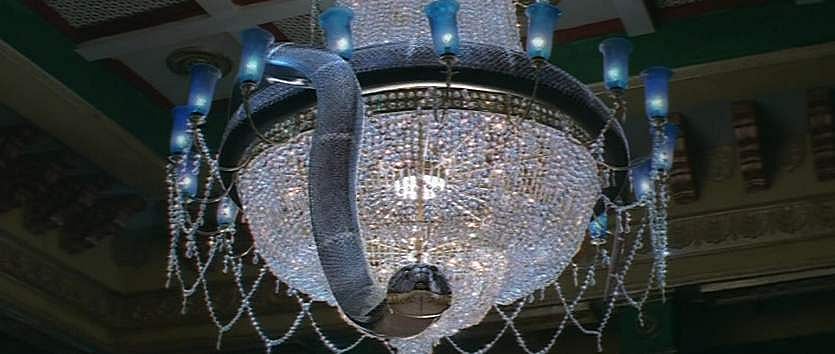 “குருநாதா இங்கேயும் வந்துட்டீங்களா!” : சந்திரமுகி 2-விலும் 30 அடி நீள பாம்பு - ட்ரெய்லர் எப்படி இருக்கு?