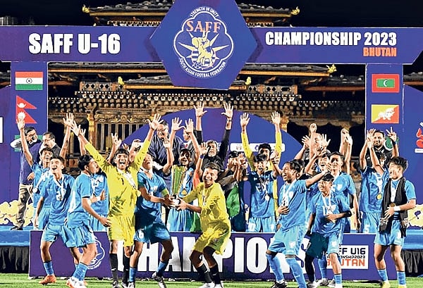 மணிப்பூர் வன்முறை: எரிக்கப்பட்ட வீடு.. முகாமில் வாழும் U-16 இந்திய அணி கேப்டன்.. வெளிவந்த அதிர்ச்சி தகவல்