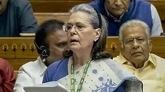 இன்னும் எத்தனை ஆண்டுகள்தான் பெண்கள் காத்திருப்பார்கள்?.. நாடாளுமன்றத்தில் கேள்வி எழுப்பிய சோனியா காந்தி!