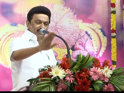 'ஒரே நாடு– ஒரே தேர்தல்': "ஆதரவு தெரிவித்து பலிகடா போல தலையை கொடுக்கிறது அதிமுக".. முதலமைச்சர் விமர்சனம் !