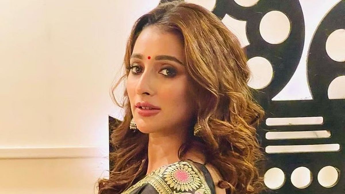 “என் அனுமதி இல்லாமல்...” : பாலியல் தொல்லைக்கு பிரபல நடிகை.. நடன கலைஞர் மீது பரபர புகார் !