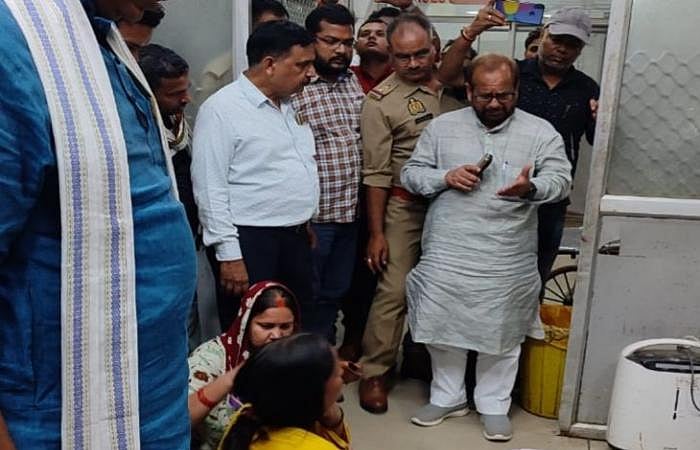 அரசு மருத்துவரை அடித்தே கொன்ற பாஜக ஆதரவாளர்.. குமுறும் குடும்பம்.. உத்தர பிரதேசத்தில் தொடரும் கொடுமை !