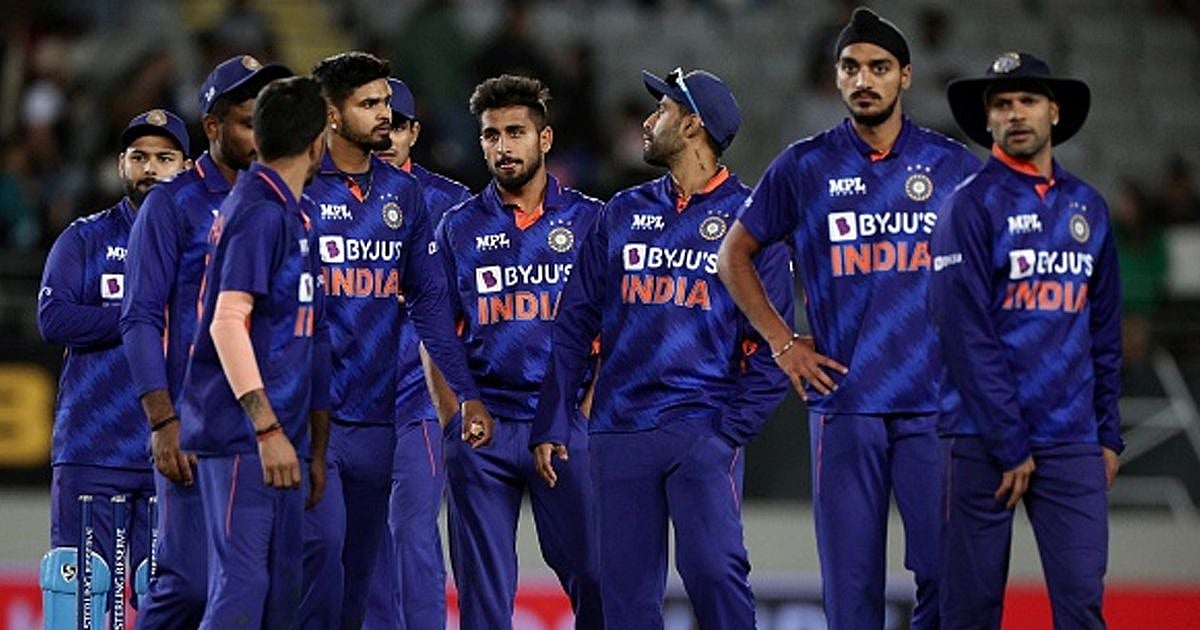 3 மாதத்துக்கு பின்னர் அணியில் இடம்பிடித்து மீண்டும் காயமடைந்த வீரர்.. அதிர்ச்சியில் இந்திய ரசிகர்கள் ! 