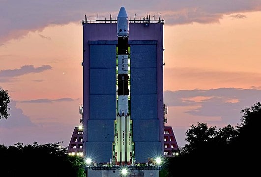 125 நாட்கள் பயணம்.. சூரியனை ஆய்வு செய்ய வெற்றிகரமாக கிளம்பிய ஆதித்யா எல்-1 விண்கலம்!