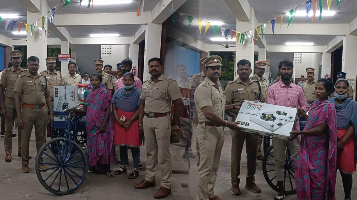 10 ஆண்டாக கள்ளத்தனமாக மது விற்ற பெண்.. அவரின் நிலை அறிந்து உதவிய காவல்துறை.. குவியும் பாராட்டு !