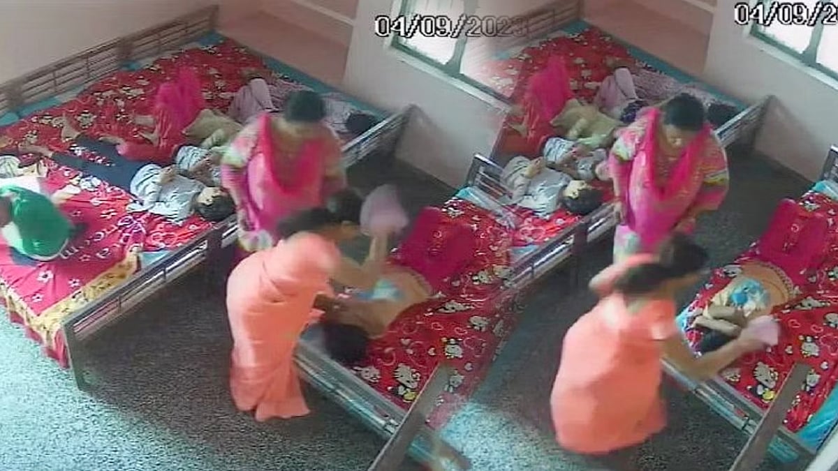 உ.பி : செருப்பால் அடித்து சித்திரவதை.. குழந்தைகள் காப்பகத்தில் கொடுமை.. வீடியோ வெளியாகி அதிர்ச்சி !