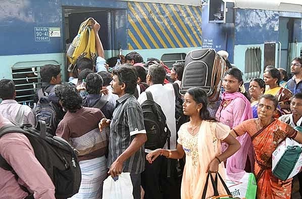 மக்களே ரெடியா... இரயில் பயணிகள் கவனத்திற்கு.. பொங்கல் பண்டிகைக்கான முன்பதிவு இன்றுடன் முடிவடைகிறது!