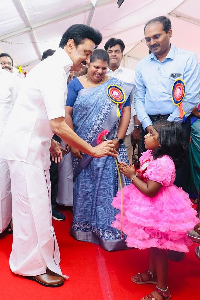 நாடு விட்டு வந்த இலங்கை மக்களுக்கு வீடு.. எல்லாரது ஏக்கங்களையும் போக்கும் அரசு : முரசொலி புகழாரம்!