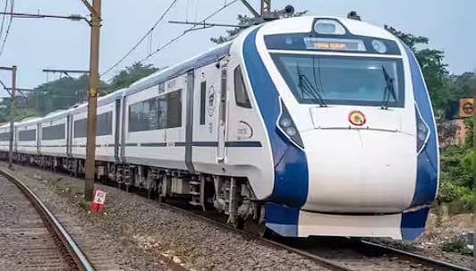 வந்தே பாரத் ரயிலுக்காக மற்ற ரயில்களின் நேரத்தை மாற்றிய ஒன்றிய அரசு.. தமிழ்நாட்டு மக்கள் கடும் எதிர்ப்பு