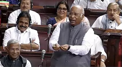 ”பெருமை பேசி மக்களை மேலும் கொடுமைப்படுத்தாதீர்கள்” : மோடி அரசை விமர்சித்த மல்லிகார்ஜூன கார்கே!