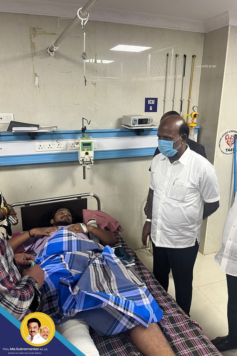 மழைக்காக ஒதுங்கி நின்றவர்கள் மீது சரிந்து விழுந்த பெட்ரோல் பங்க் மேற்கூரை: நடந்தது என்ன ?அமைச்சர் ஆய்வு!