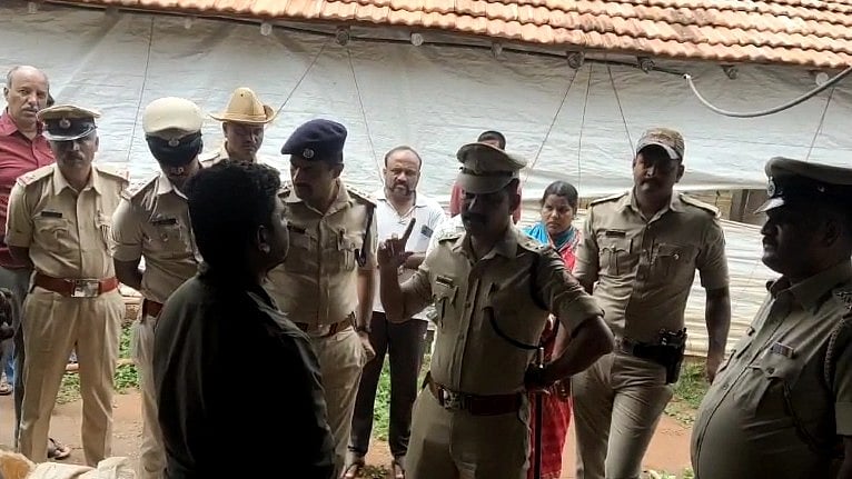 பூட்டிய வீட்டிற்குள் ஒரே குடும்பத்தை சேர்ந்த 4 பேர் மர்ம மரணம் : பெங்களூருவில் அதிர்ச்சி: போலிஸ் விசாரணை!