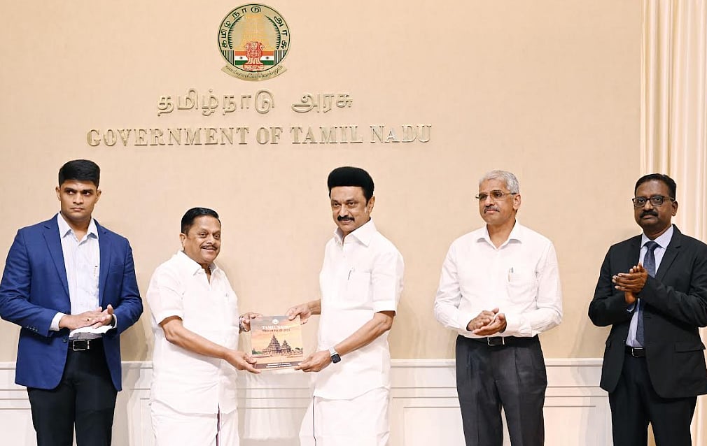 அமெரிக்காவில் உள்ள Disneyland Park போல் சென்னை புறநகரில் தீம் பார்க் : அசத்தும் தமிழ்நாடு அரசு!