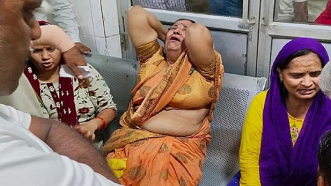 அரசு மருத்துவரை அடித்தே கொன்ற பாஜக ஆதரவாளர்.. குமுறும் குடும்பம்.. உத்தர பிரதேசத்தில் தொடரும் கொடுமை !