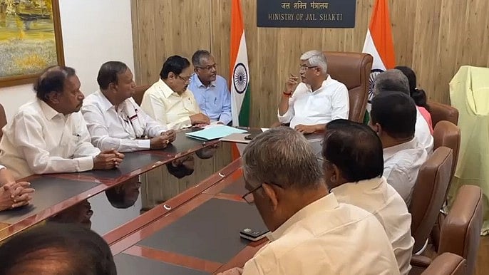 காவிரி விவகாரம்..  அமைச்சர் துரைமுருகன் தலைமையில் ஒன்றிய அமைச்சரை சந்தித்த தமிழ்நாடு MPக்கள் குழு!