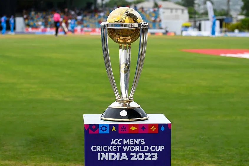 "டிக்கெட் வெளியீடு என்ற பெயரில் BCCI கண்துடைப்பு நடத்துகிறது" -முன்னாள் இந்திய வீரர் விமர்சனம் ! 