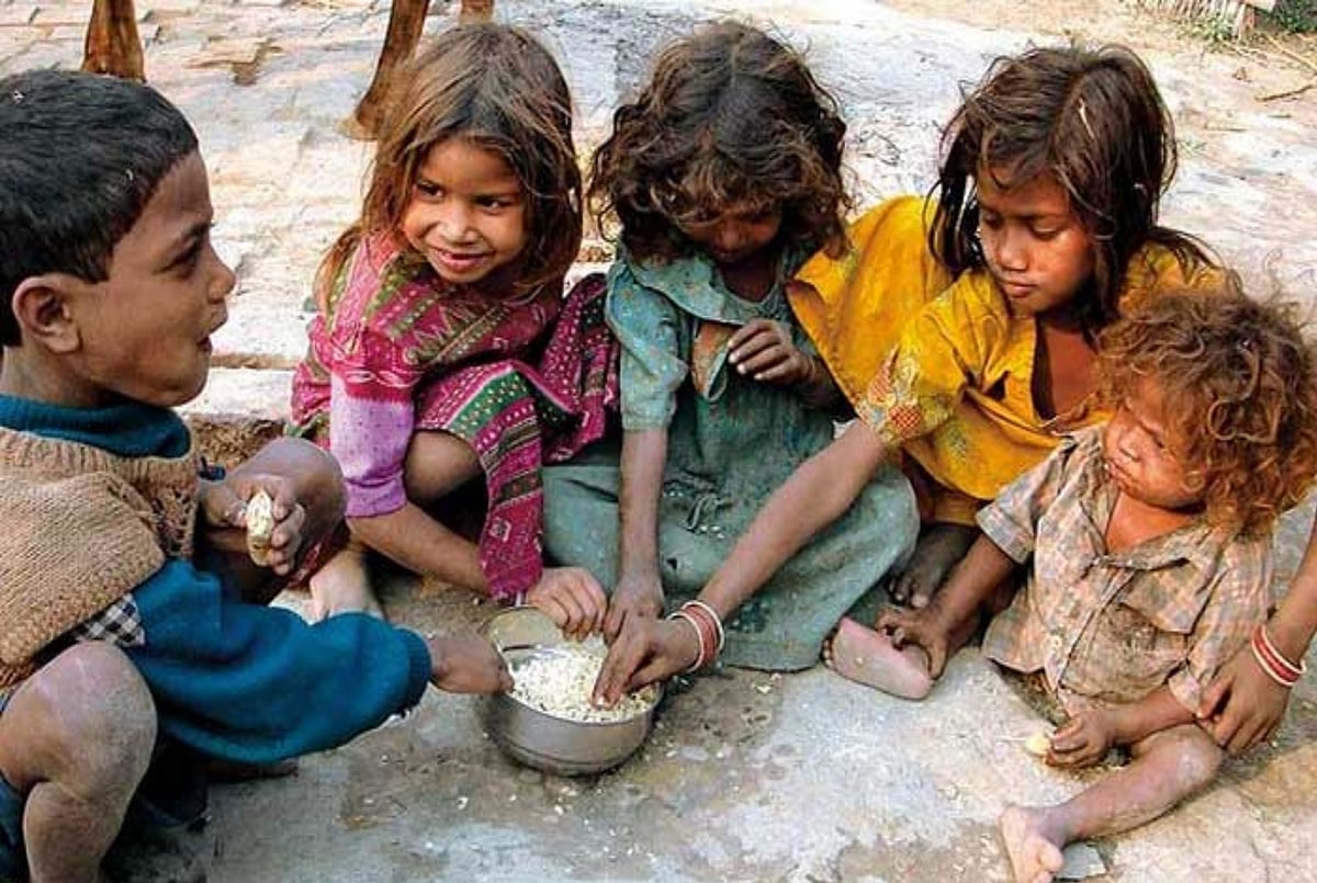மோடி ஆட்சியில் பட்டினி கிடக்கும் இந்தியர்கள் : 63-ல் இருந்து 111-க்கு பின்தங்கிய இந்தியா - அதிர்ச்சி !