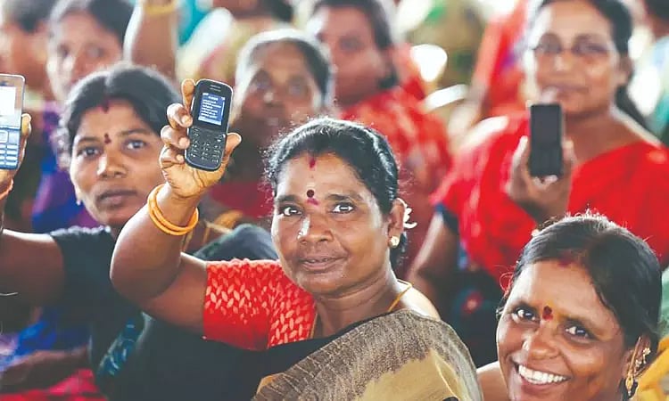 கலைஞர் மகளிர் உரிமை திட்டம் : " பெண்கள் முன்னேற்றமடைய உதவும் திட்டம்" -அமைச்சர் உதயநிதி பெருமிதம் !