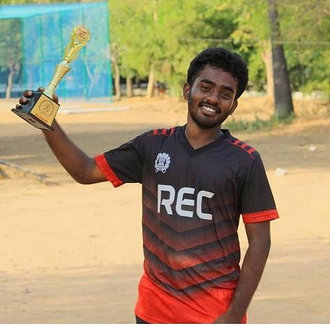 வெளியூரில் இருந்து வேலை தேடி வந்த இளைஞர்.. அதிகாலை சாலையை கடக்க முயன்றபோது சோகம்.. பதைபதைக்கும் CCTV !