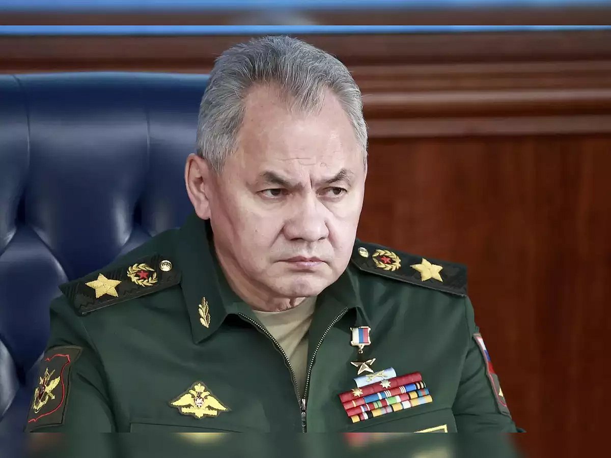 உக்ரைன் தரப்பில் 90,000 வீரர்கள்,  600 டாங்கிகள், 1,900 கவச வாகனங்கள் இழப்பு - ரஷ்யா அமைச்சர் அறிவிப்பு !