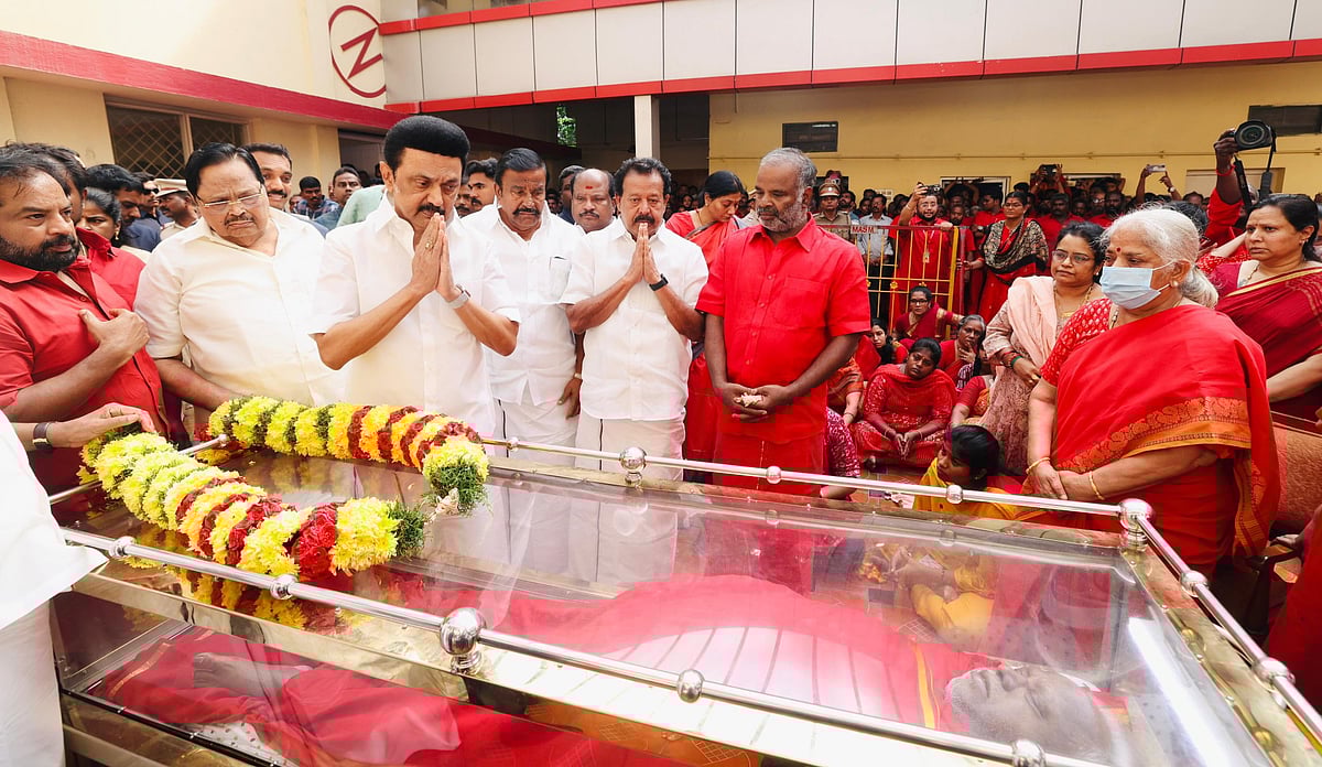 பங்காரு அடிகளார் உடலுக்கு அஞ்சலி செலுத்திய முதலமைச்சர் மு.க.ஸ்டாலின்!