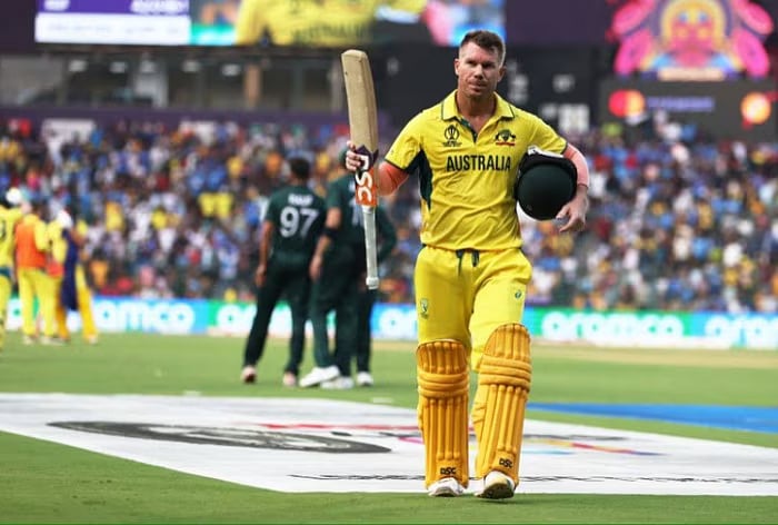 "வார்னர் போல ஒருவர் அடித்து நொறுக்கி முன்னர் பார்த்ததில்லை" -பாக். முன்னாள் வீரர் அப்படி கூற காரணம் என்ன?