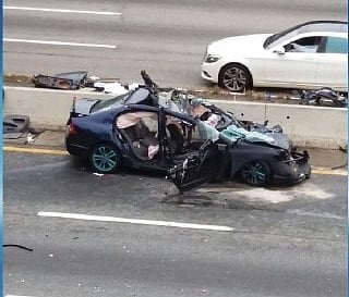 தலையில் சிலிண்டர் வைத்து கரகாட்டம் ஆடிய பெண்.. எச்சரிக்கும் இணையவாசிகள்.. வைரலாகும் வீடியோ !