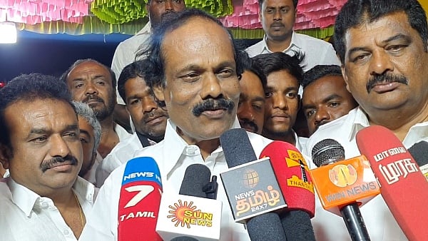 “திமுக கொள்கை பரப்புச் செயலாளராக செயல்படுகிறார் ஆளுநர் RN ரவி!” - போட்டுத் தாக்கிய திண்டுக்கல் ஐ லியோனி !