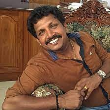 கேரளா: பேருந்தில் அத்துமீறல்- கூச்சலிட்ட இளம்பெண்: தப்பி ஓடிய மலையாள நடிகரை துரத்திப்பிடித்த பொதுமக்கள்!