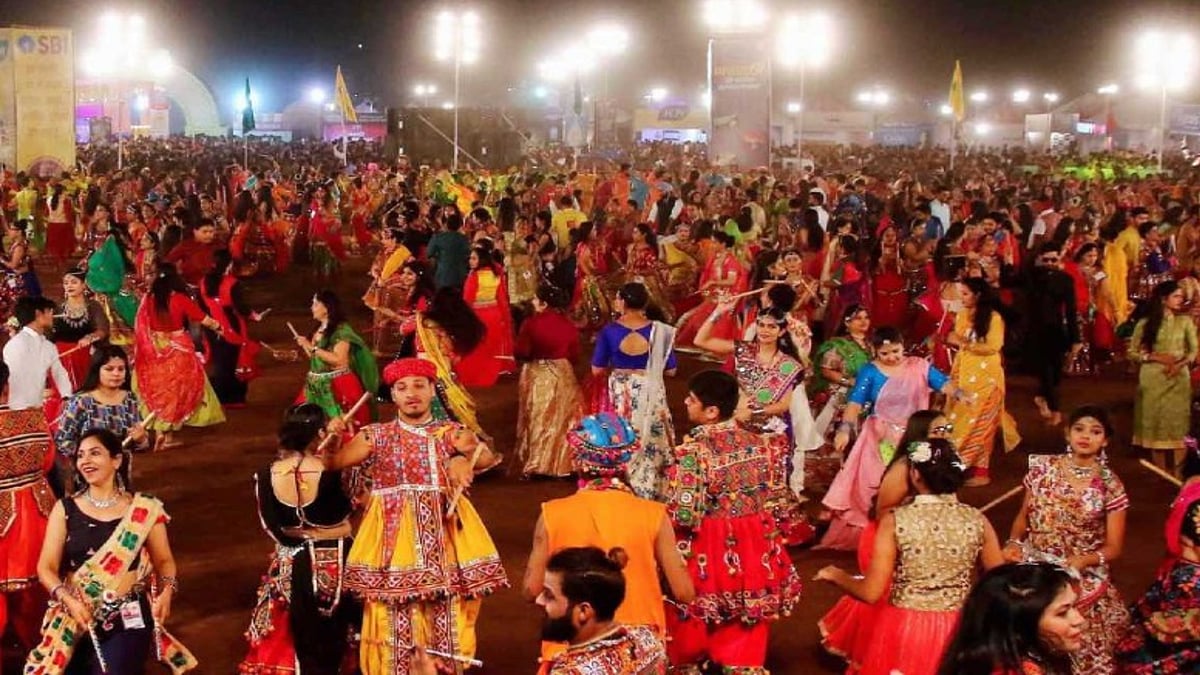 நவராத்திரி : ஒரே நாளில் 10 பேருக்கு மாரடைப்பு.. 609 பேருக்கு மூச்சுத்திணறல்.. குஜராத்தில் அதிர்ச்சி !