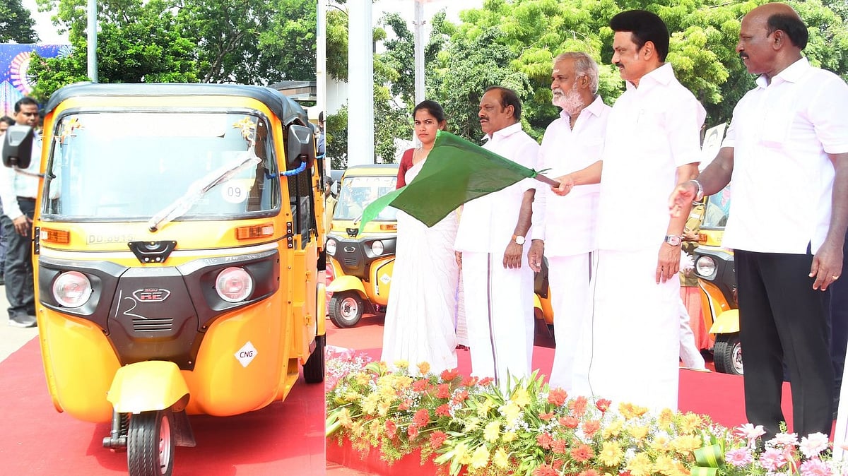 148 பெண்கள், 2 திருநங்கைகளுக்கு புதிய ஆட்டோக்களை வழங்கிய முதலமைச்சர்.. அசத்தலான புதிய திட்டம்!