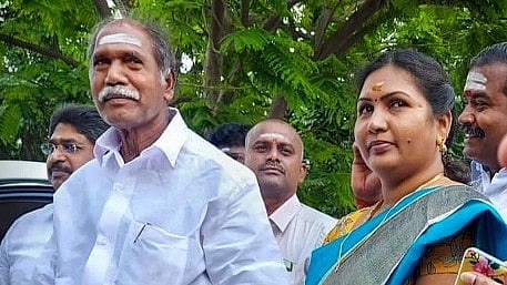 புதுச்சேரியில் 3 மாதங்களுக்கு மின் கட்டணம் உயர்வு.. பொதுமக்கள் அதிர்ச்சி : எதிர்கட்சிகள் கடும் எதிர்ப்பு!