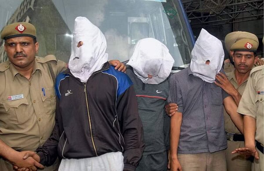 நாட்டையே உலுக்கிய பெண் பத்திரிகையாளர் கொலை வழக்கு : 15 ஆண்டுகளுக்கு பிறகு வெளியான தீர்ப்பு !