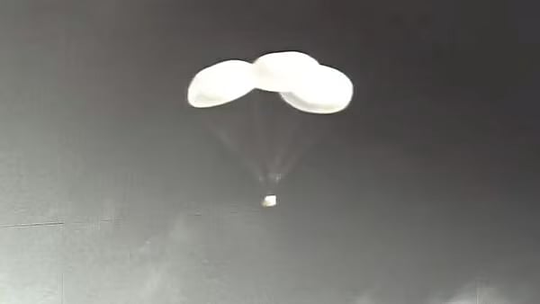 வெற்றிகரமாக நடைபெற்ற 'ககன்யான்' மாதிரி சோதனை : விரைவில் விண்வெளிக்கு மனிதர்களை அனுப்பும் ISRO !