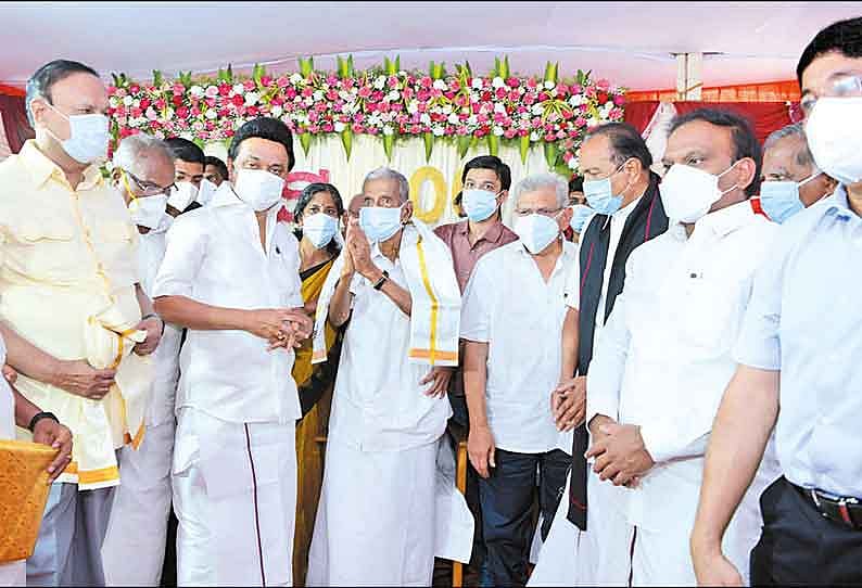 'தகைசால் தமிழர்' சங்கரய்யாவுக்கு அரசு மரியாதையுடன் பிரியாவிடை - முதலமைச்சர் மு.க.ஸ்டாலின் அறிவிப்பு ! 