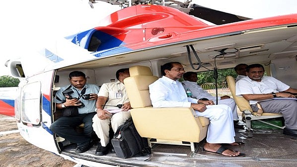 சந்திரசேகர் ராவ் சென்ற விமானத்தில் தொழில்நுட்ப கோளாறு : அவசர அவசரமாக தரையிறங்கியதால் பரபரப்பு!