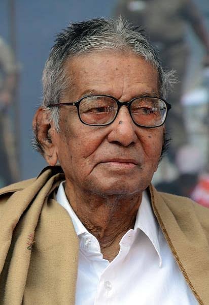 டாக்டர் பட்டம் விவகாரம் : “டாக்டர் பட்டத்தைவிட ‘சங்கரய்யா’ என்ற பெயர்ச்சொல் மேலானது”- வைரமுத்து !